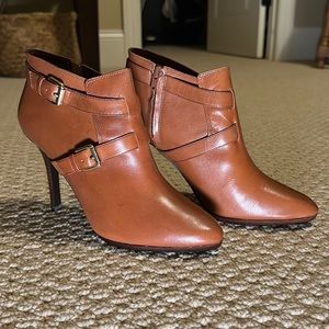 Ralph Lauren Lorelei booties size 9
